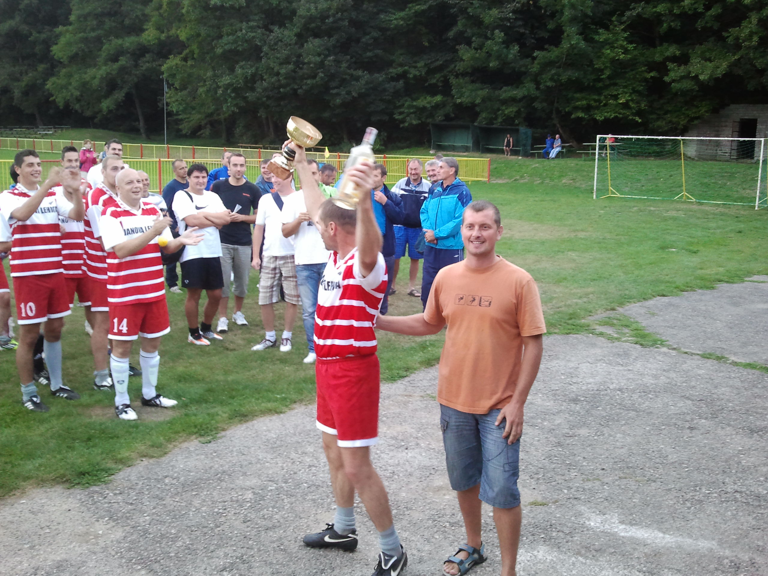 Fotogaléria Futbalový turnaj VYSLÚŽILCOV - 2012 (7) Futbalový turnaj VYSLÚŽILCOV - 2012