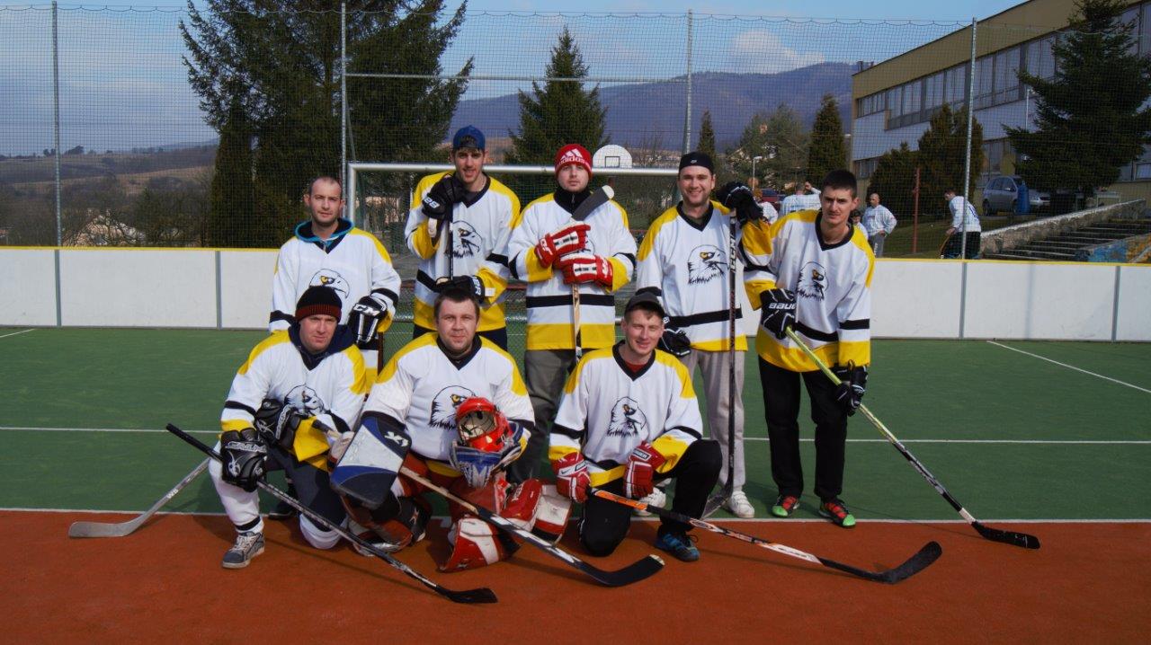 Fotogaléria Hokejbalový turnaj - 28.02.2015 - multifunkčné ihrisko - areál ZŠ s MŠ Ráztočno (51) Hokejbalový turnaj - 28.02.2015 - multifunkčné ihrisko - areál ZŠ s MŠ Ráztočno