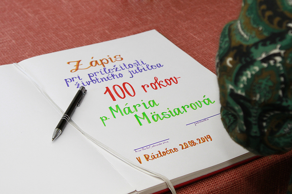 Fotogaléria 100 ročná jubilantka v našej obci (9) 100 ročná jubilantka v našej obci